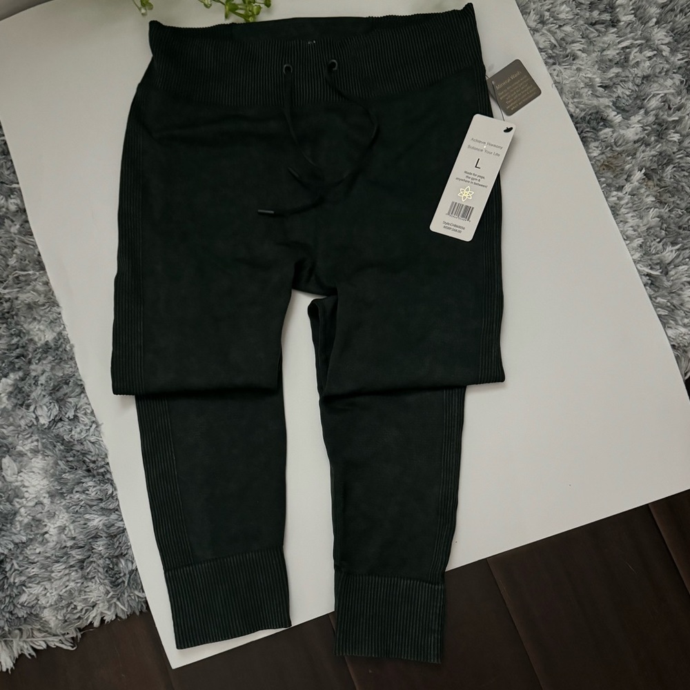 Balance & Harmony leggings size large green color